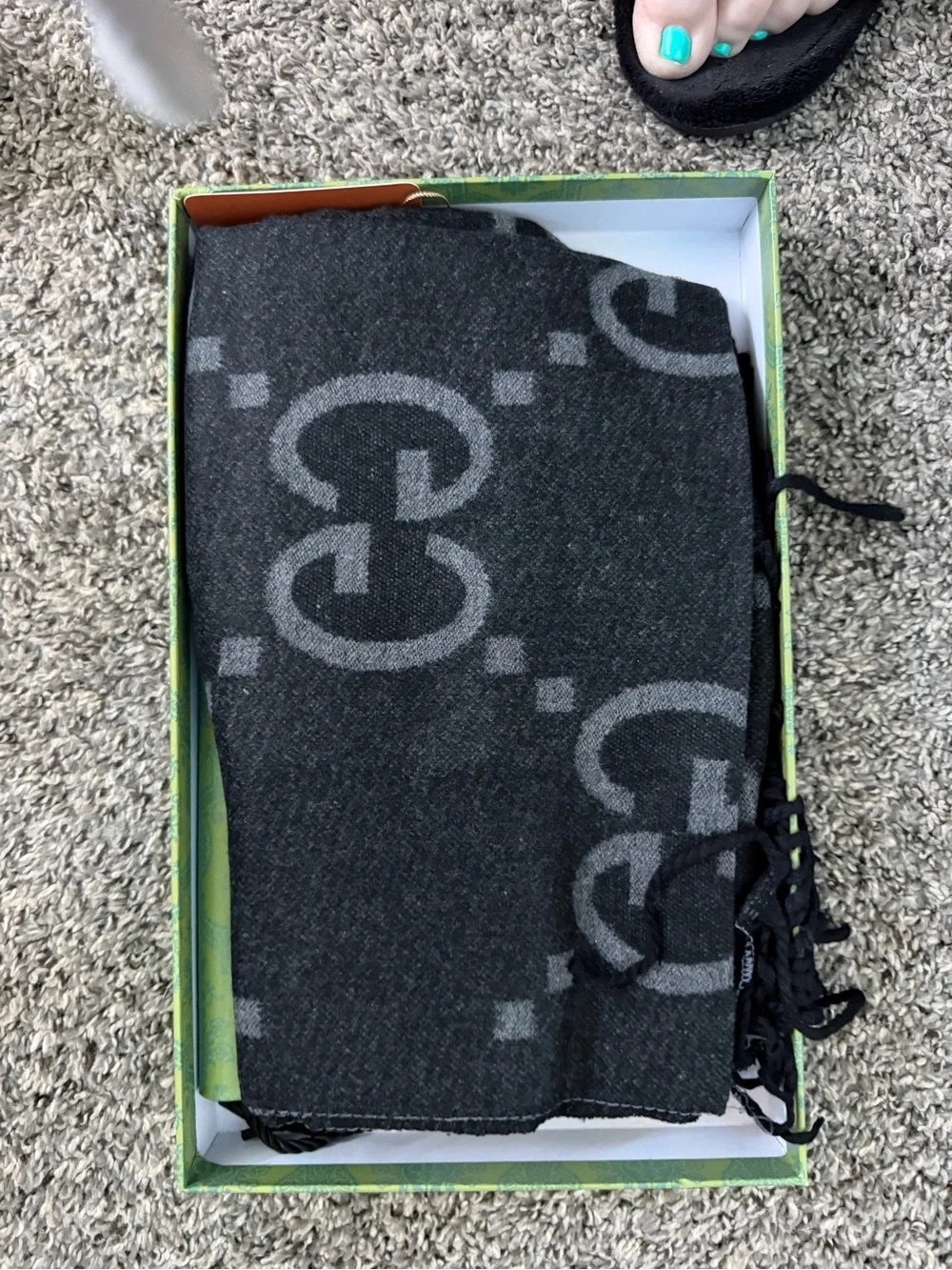 G u c c i  scarves  2 pieces